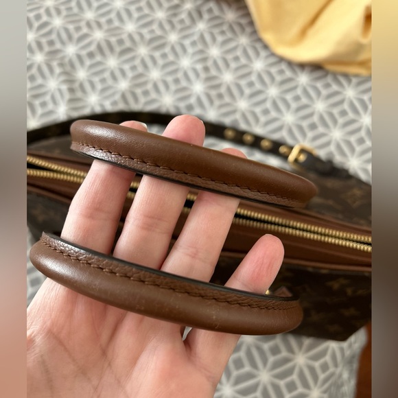 Authentic Louis Vuitton Pallas MM - Picture 15 of 16